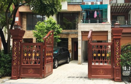 <b>鋁藝大門主要的組成成分</b>