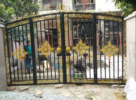 別墅鐵藝大門哪個生產廠家好